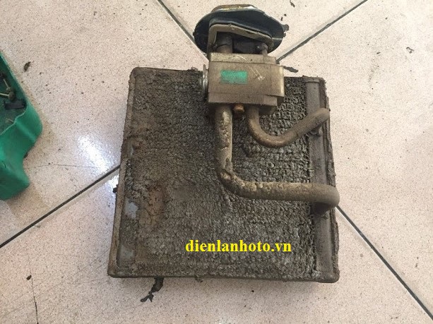 Vệ sinh dàn lạnh ô tô